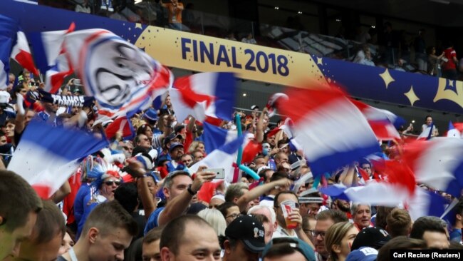 Cổ động viên của đội tuyển Pháp.