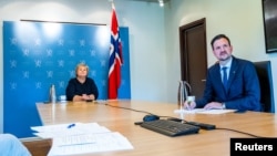  နော်ဝေးနိုင်ငံဝန်ကြီးချုပ် Erna Solberg နှင့် နော်ဝေး နိုင်ငံတကာ ဖွံ့ဖြိုး တိုးတက်ရေး ဝန်ကြီး Dag-Inge Ulstein 