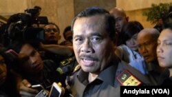 Jaksa Agung HM Prasetyo di Kejaksaan Agung, Jalarta (24/2) menegaskan meski ada protes dari negara luar, pelaksanaan hukuman mati terpidana narkoba akan terus dilaksanakan (Foto: VOA/Andylala)