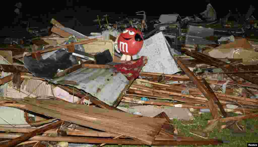 Tornadoes ripped through the south-central United States killing at least 12 people in Arkansas and Oklahoma, leaving a trail of debris, Mayflower, Arkansas, April 27, 2014.