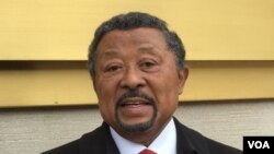 Jean Ping lors de son passage à Voice of America à Washington DC,le 15 novembre 2016.