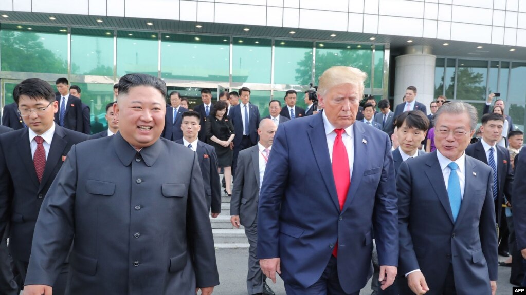 Thượng đỉnh Trump - Kim là một trong các đề tài của tác giả Thiện Ý trong năm 2019. (AFP)