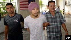 马来西亚歌手黄明志从台湾返抵马来西亚时在吉隆坡机场被捕(2016年8月22日)。