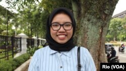 Fatiha Khoirotunnisa Elfahmi menjadi perempuan pertama yang terpilih sebagai presiden Badan Eksekutif Mahasiswa (BEM) Universitas Pendidikan Indonesia (UPI). (VOA/Rio Tuasikal)