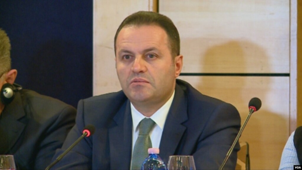 Llalla: Trafikantët ndihmohen nga kush duhet t’i luftojë