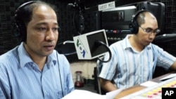 Koul Panha, left, the executive director of the Committee for Free and Fair Elections, told “Hello VOA” that the country has continued to struggle since it’s first election, in 1993. 
