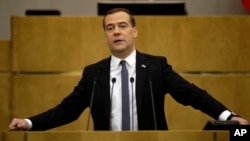 Thủ tướng Dmitry Medvedev phát biểu trước Viện Duma về sự phát triển kinh tế và xã hội của Nga, ngày 22/4/2014.