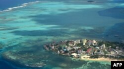 ARCHIVO - Vista aérea de la isla de San Andrés, Colombia, el 5 de septiembre de 2013.