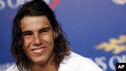 Rafael Nadal tidak bermain sejak kalah dari petenis Ceko Lukas Rosol dalam babak kedua di Wimbledon bulan Juni karena cedera kaki dan peradangan di lutut kirinya (foto: dok).