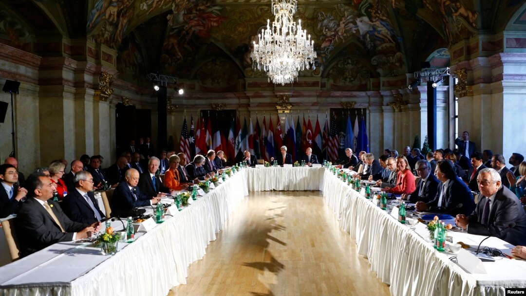 Avstriya poytaxtida o’tgan anjumanga Amerika bosh diplomati Jon Kerri qatorida Rossiya Tashqi ishlar vaziri Sergey Lavrov raislik qildi. Kerrining aytishicha, diplomatiyadan umid yo’q degan gaplar asossiz.