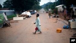 Un enfant près de la mosquée du PK12, Bangui, 