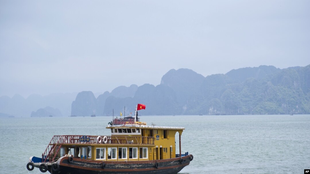 Tàu đánh cá của ngư dân Việt Nam trong Vịnh Bắc Bộ
