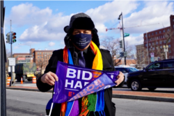 Carlos Soto, fue voluntario durante la campaña demócrata en Texas y Georgia. “Como un hombre latino y gay siento que ha llegado una nueva era”, dijo a la VOA.