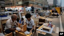 Representantes de los manifestantes argumentan que no consultaron apropiadamente antes de llamar a la consulta pública. Otra crítica que tuvo el referéndum es que solo se realizaría en un solo punto de la ciudad.