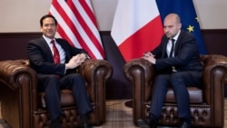 美国国务卿马尔科·卢比奥在法国巴黎郊外塞尔奈-拉-维尔的举行的七国集团(G7)外长会议期间，与法国外交部长让-诺埃尔·巴罗举行双边会晤。(2026年3月27日)