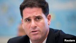 L’ambassadeur israélien Ron Dermer devant le congrès américain le 11 juin 2014.