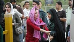 در ایران محدودیت های اجتماعی از زمان روی کار آمدن دولت محمود احمدی نژاد بیشتر شده است