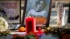 Tugu peringatan John Lennon di Strawberry Fields dalam rangka memperingati ulang tahun ke-80 mantan anggota The Beatles itu. (Foto: REUTERS/Brendan McDermid)