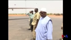 Le président malien visite le site du HQ de la force anti-terroriste attaquée (vidéo)