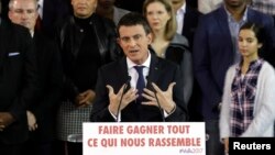 El primer ministro francés Manuel Valls durante la conferencia de prensa en la que anunció que será candidato en enero para las primarias presidenciales del partido Socialista.