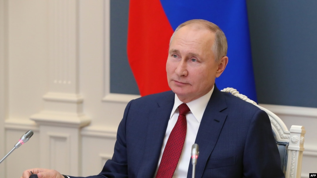 Presiden Rusia Vladimir Putin berpidato di Forum Ekonomi Dunia virtual melalui tautan video dari Moskow pada 27 Januari 2021. (Foto: Mikhail Klimentyev/Sputnik/AFP)