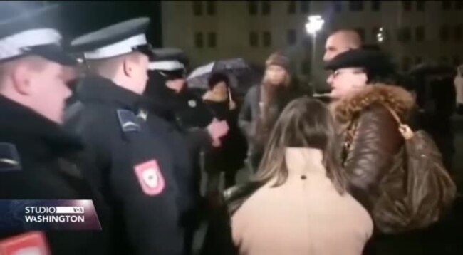 BANJA LUKA: Policija onemogućava okupljanje grupe "Pravda za Davida"