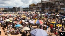 Le marché Mokolo à Yaoundé, Cameroun, 10 octobre 2011