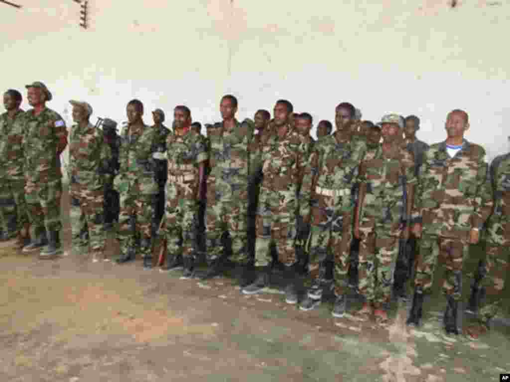 Sawirro: Qaar ka tirsan Ciidamada Dowladda KMG