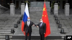 2021年3月，俄罗斯外长拉夫罗夫和中国外长王毅在中国广西桂林会晤。