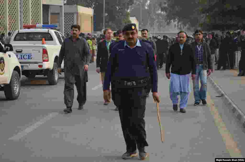 ڈاکٹروں کے مطابق حادثے کے مقام سے ملنے والے اعضاء کی شناخت ڈی این اے تجزیے کے بغیر ممکن نہیں ہے۔