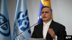 El fiscal general de Venezuela, Tarek William Saab, habla durante una conferencia de prensa tras la certificación por parte de la Corte Suprema de la reelección del presidente Nicolás Maduro en la sede del Ministerio Público en Caracas el 23 de agosto de 2024.