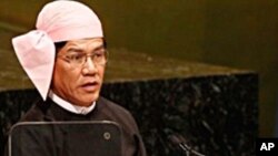 ျမန္မာႏုိင္ငံျခားေရး၀န္ႀကီး ဦးဉာဏ္၀င္း ကုလသမဂၢ အေထြေထြညီလာခံတြင္ မိန္႔ခြန္း ေျပာၾကားေနစဥ္။ စက္တင္ဘာ ၂၈၊ ၂၀၁၀။