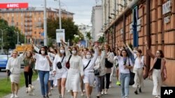 زنان نقش پررنگی در اعتراضات در شهر مینسک دارند. 