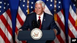 El vicepresidente de EE.UU. Mike Pence habla en un evento en Miami, durante el lanzamiento de "Latinos por Trump". Martes, 25 de junio de 2019.