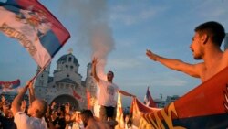 Pristalice opozicije slave ispred Hrama Hristovog vaskrsnuća u Podgorici, 31. avgusta 2020.