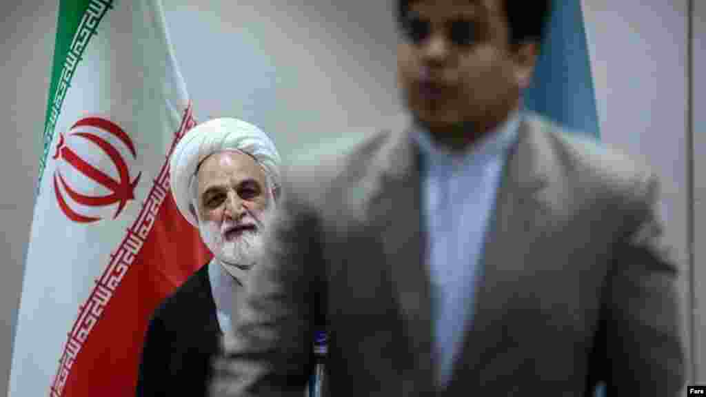 غلامحسین محسنی اژه ای می گوید در رابطه با حمله به سفارت عربستان سعودی ابتدا حدود ۱۰۰ نفر بازداشت شدند که تعدادی از آنها آزاد شده اند. به گفته او عامل اصلی دستگیر شد. چقدر باور دارید واقعا این دفعه با مجرمان برخورد شود و دیگر وقایعی توسط نیروهای خودسر انجام نشود؟ عکس: آرمین کرمی،‌ فارس