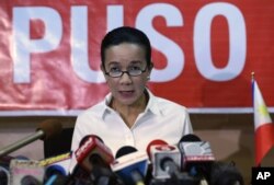 Philippine presidential candidate Grace Poe delivers a speech during a news conference in suburban Quezon city, north of Manila, Philippines, May 10, 2016. Poe conceded to Rodrigo Duterte, who is leading in the unofficial count of votes for the presidential election.