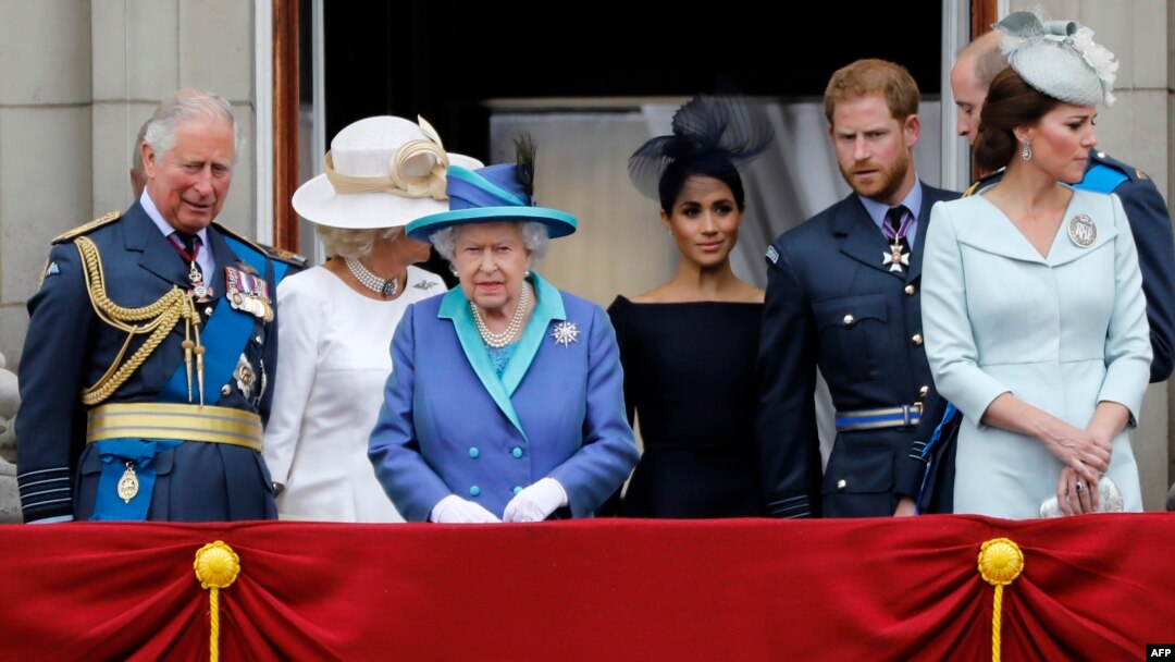Imagem de arquivo da família real britânica no Palácio de Buckingham em Julho de 2018