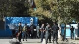 VOA60 DUNIYA: Mutum 19 suka mutu yayin da 'yan bindiga suka afkawa jami'ar Kabul lokacin taton baje kolin litattafai, da wasu sauran labarai