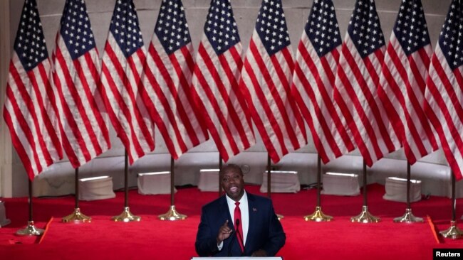 Senatori Tim Scott flet në Kuendin Kombëtar të Republikanëve.