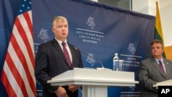 معاون وزیر خارجه آمریکا در کنفرانس خبری مشترک با وزیر خارجه لیتوانی