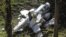 Restos de la avioneta en que viajaban miembros de la producción de la película "Mena", en San Pedro de los Milagros, cerca de Medellín, Colombia.