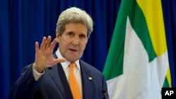 Ngoại trưởng Hoa Kỳ John Kerry phát biểu trong cuộc họp báo sau Hội nghị Ngoại trưởng các nước ASEAN ở Naypyitaw, ngày 10 tháng 8, 2014.