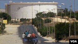 Los rebeldes siguen avanzando en la toma del control de la ciudad portuaria y petrolera de Zawiya.