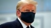 El presidente Donald Trump, que evitó durante meses el uso de mascarilla, ha empezado a emplearlas en público ante el creciente impacto de la pandemia en el país.