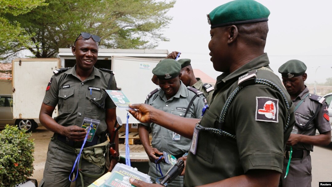 Polisi Nigeria melakukan patroli (foto: ilustrasi). 