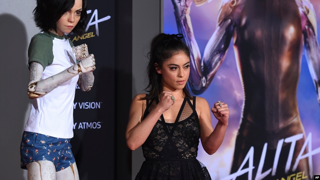 Rosa Salazar, salah satu pemeran dalam "Alita: Battle Angel" tiba untuk menghadiri pemutaran perdana film tersebut di Los Angeles, 5 Februari 2019.
