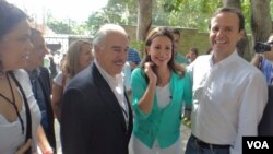 María Corina Machado, centro afirmó que presencia de expresidentes demuestra "que el mundo democrático está con nosotros". [Foto: Alvaro Algarra, VOA].