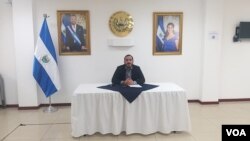 El ministro de Salud de El Salvador, Francisco Alabí, durante una comparecencia en los medios.