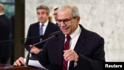 Reaksi Perdana Menteri Lebanon Nawaf Salam menyusul pembentukan pemerintahan baru di istana presiden di Baabda, Lebanon, Sabtu, 8 Februari 2025. (Foto: Emilie Madi/Reuters)